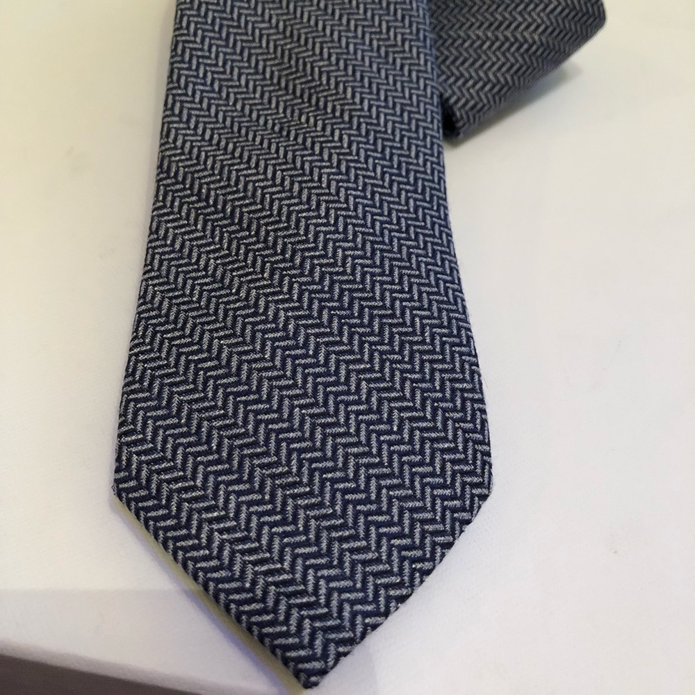 Michael Kors wool knit fashion black & blue tie new